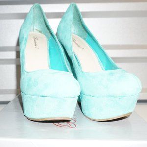 Breckelle Teal suede wedges size 11